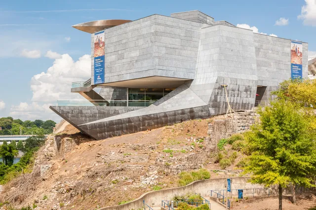 $2,500 | 411 Fairpoint Street, Unit 308, Chattanooga, TN 37405