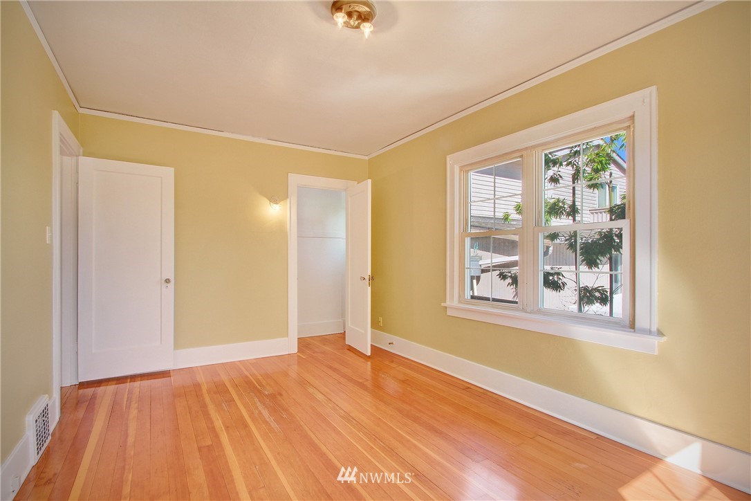 7916 Renton Avenue South Seattle, WA 98118 - Photo 11 of 18