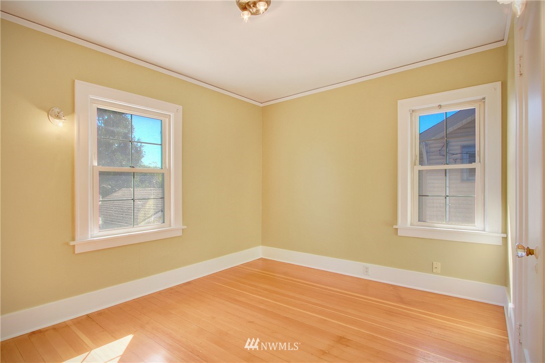 7916 Renton Avenue South Seattle, WA 98118 - Photo 12 of 18