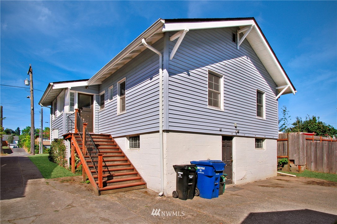 7916 Renton Avenue South Seattle, WA 98118 - Photo 15 of 18