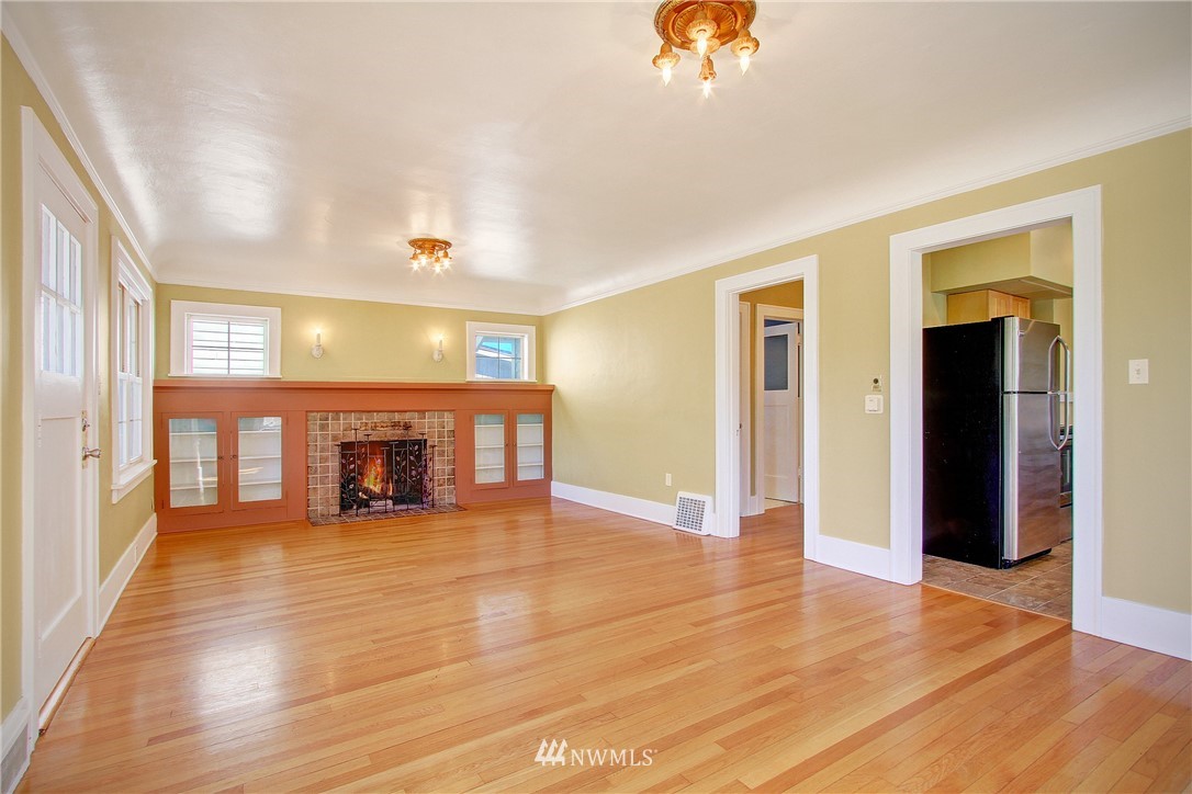 7916 Renton Avenue South Seattle, WA 98118 - Photo 4 of 18