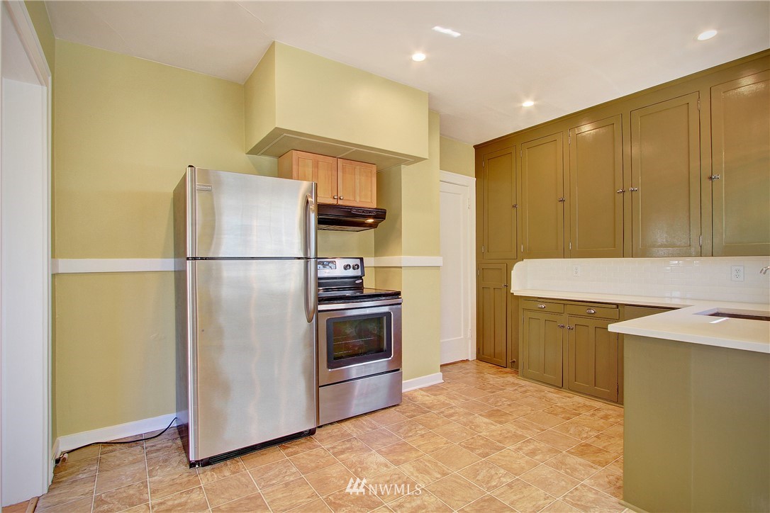 7916 Renton Avenue South Seattle, WA 98118 - Photo 7 of 18