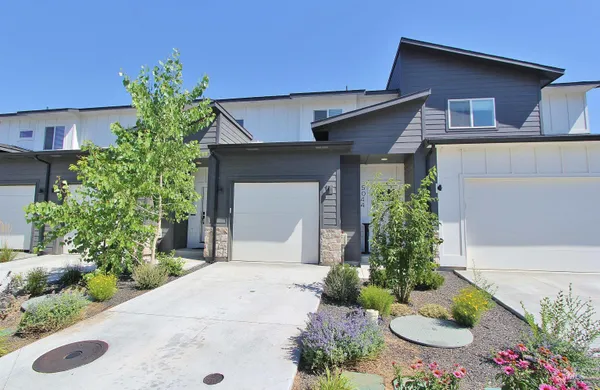 $339,900 | 5044 East Woodward Lane, Nampa, ID 83687