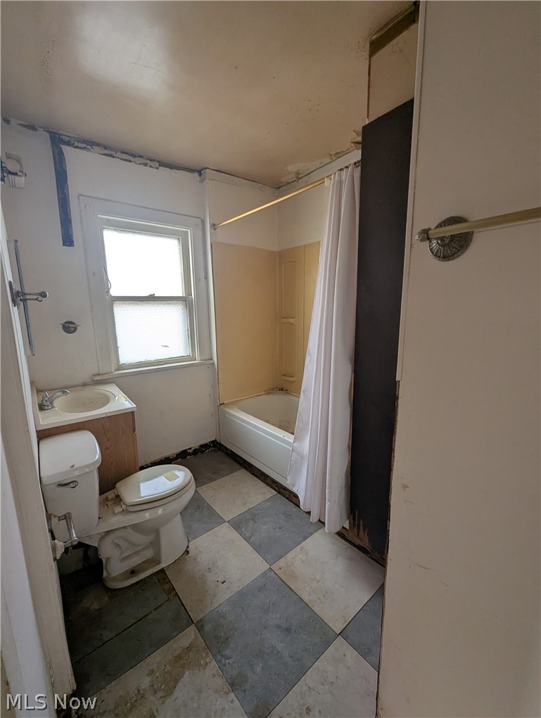 1449 Clearaire Road Cleveland, OH 44110 - Photo 14 of 23