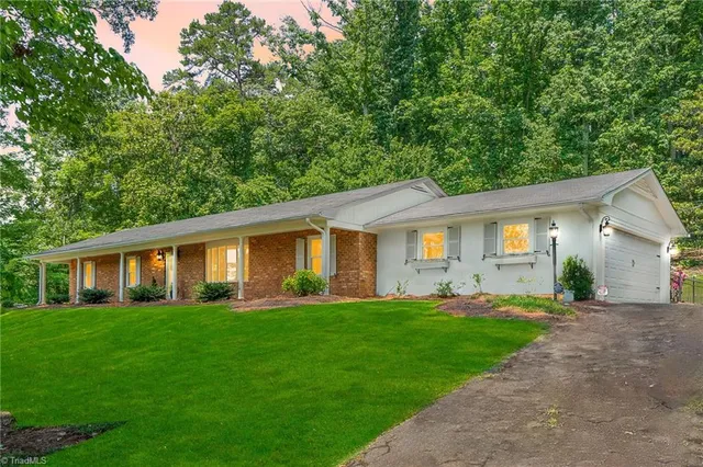 $549,000 | 1011 Westmont Drive, Asheboro, NC 27205