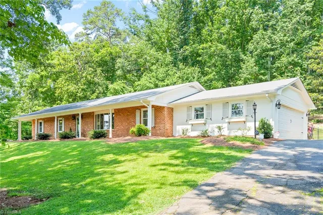 $549,000 | 1011 Westmont Drive, Asheboro, NC 27205