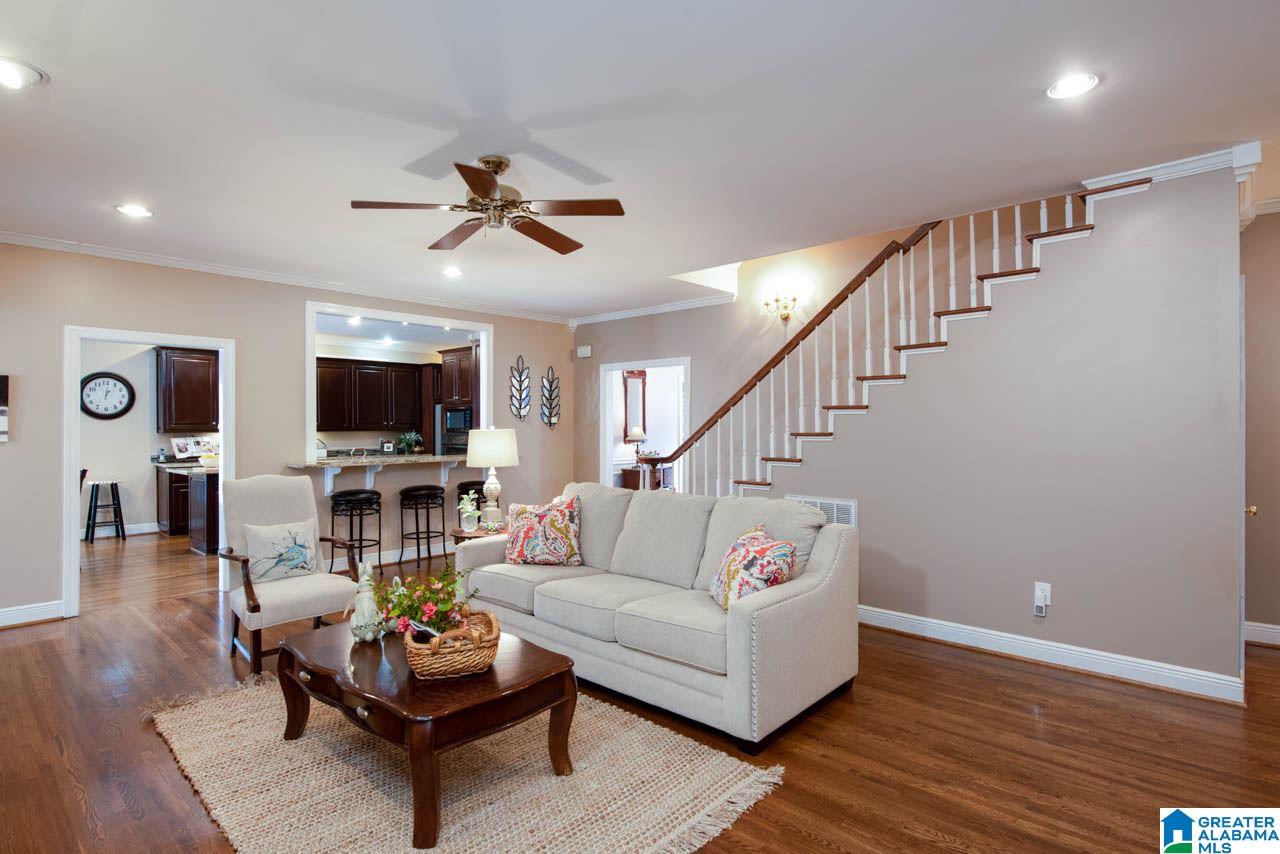168 Windsor Lane Pelham, AL 35124 - Photo 3 of 50