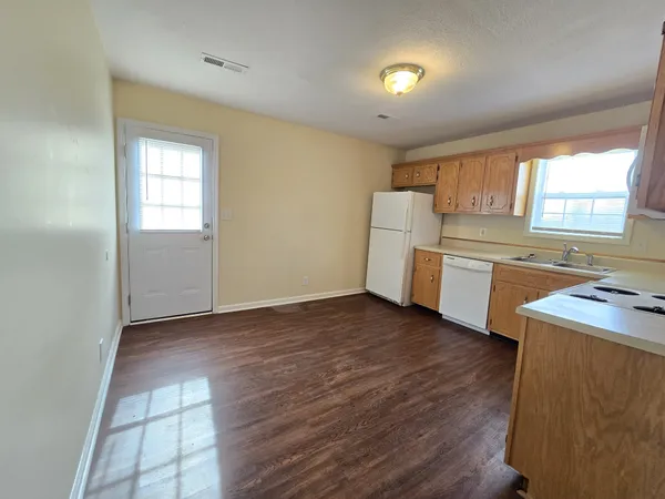 $1,150 | 273 Executive Avenue, Unit A, Clarksville, TN 37042