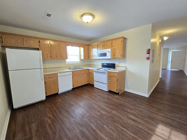 $1,150 | 273 Executive Avenue, Unit A, Clarksville, TN 37042