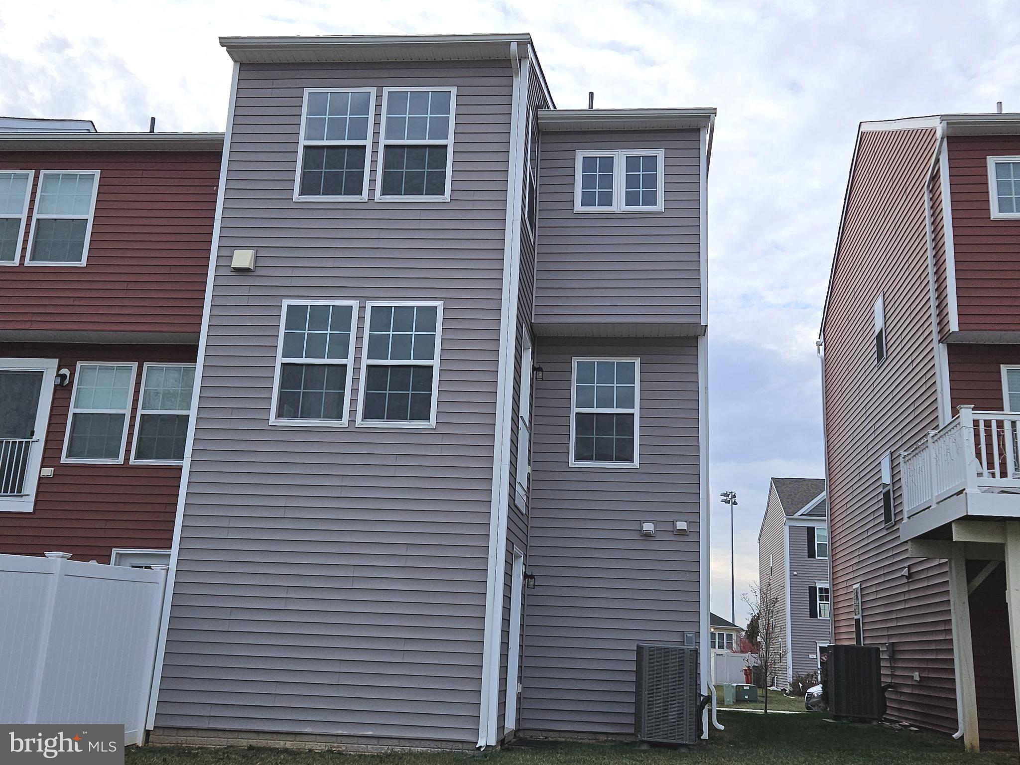 43 Cecily Way Ranson, WV 25438 - Photo 2 of 17