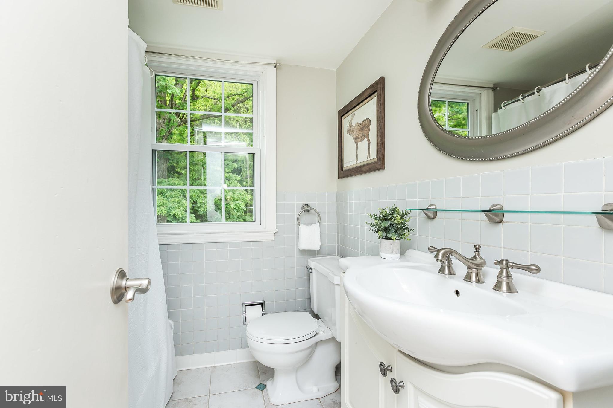 52 Dungarrie Road Catonsville, MD 21228 - Photo 22 of 41 Second level full Bath