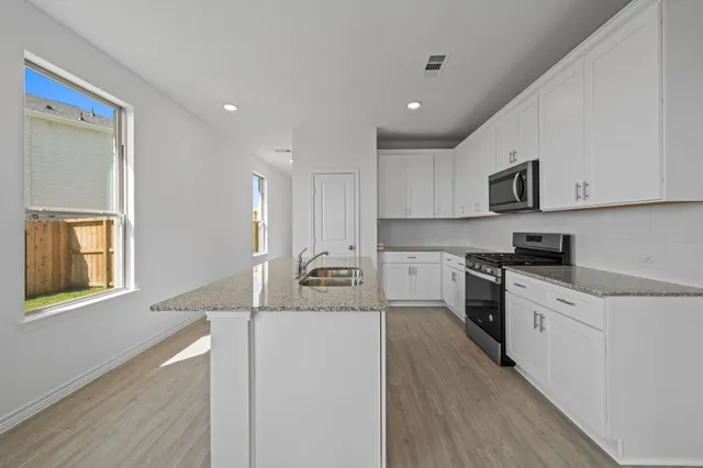 $249,990 | 1806 Glacier Gorge Trail, Dayton, TX 77535