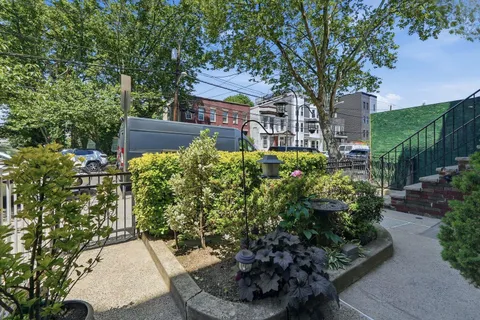 $975,000 | 532 Palisade Avenue, Jersey City, NJ 07307