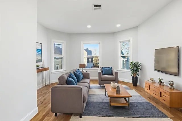 $3,850 | 438 Talbot Avenue, Unit 2, Boston, MA 02124