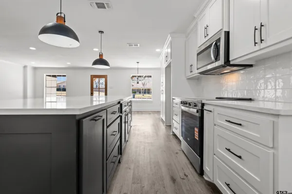 $374,500 | 3456 Meadowdale, Flint, TX 75762