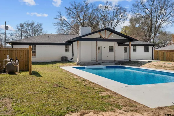 $374,500 | 3456 Meadowdale, Flint, TX 75762