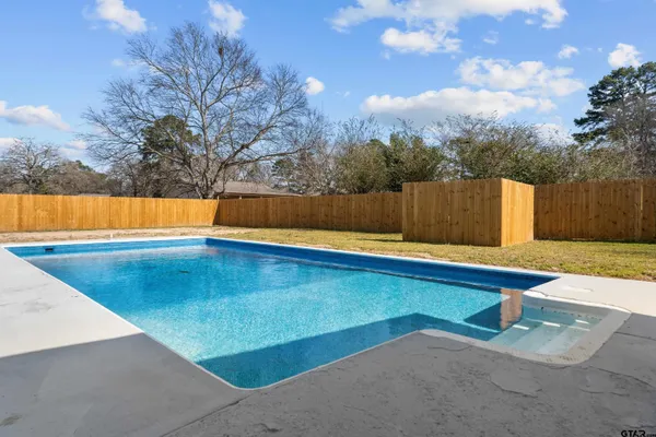 $374,500 | 3456 Meadowdale, Flint, TX 75762