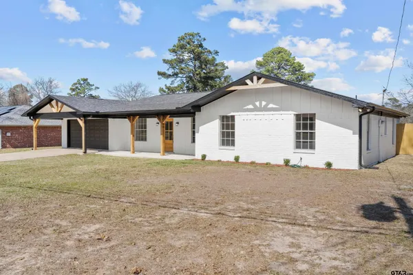 $374,500 | 3456 Meadowdale, Flint, TX 75762