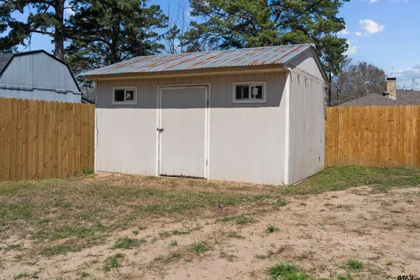 $374,500 | 3456 Meadowdale, Flint, TX 75762