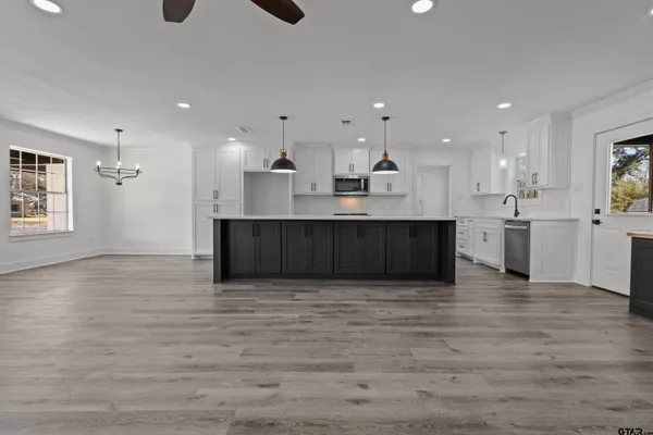 $374,500 | 3456 Meadowdale, Flint, TX 75762