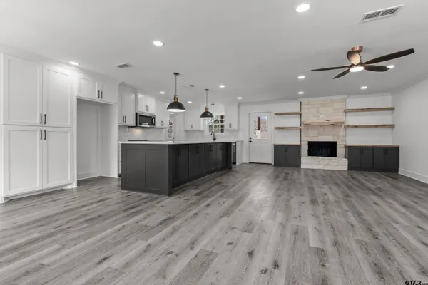 $374,500 | 3456 Meadowdale, Flint, TX 75762