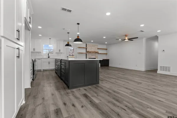 $374,500 | 3456 Meadowdale, Flint, TX 75762