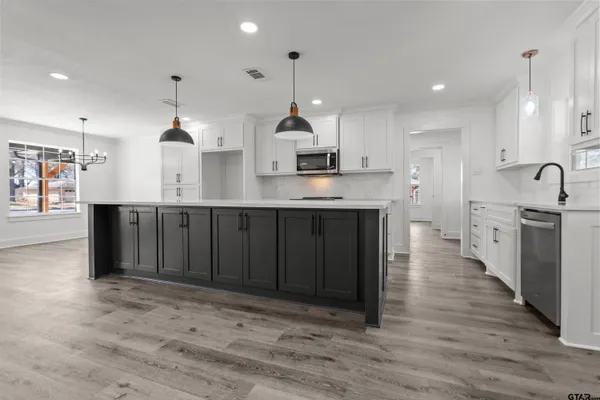 $374,500 | 3456 Meadowdale, Flint, TX 75762