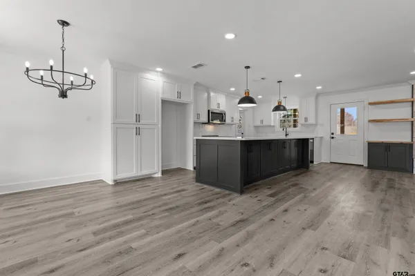 $374,500 | 3456 Meadowdale, Flint, TX 75762