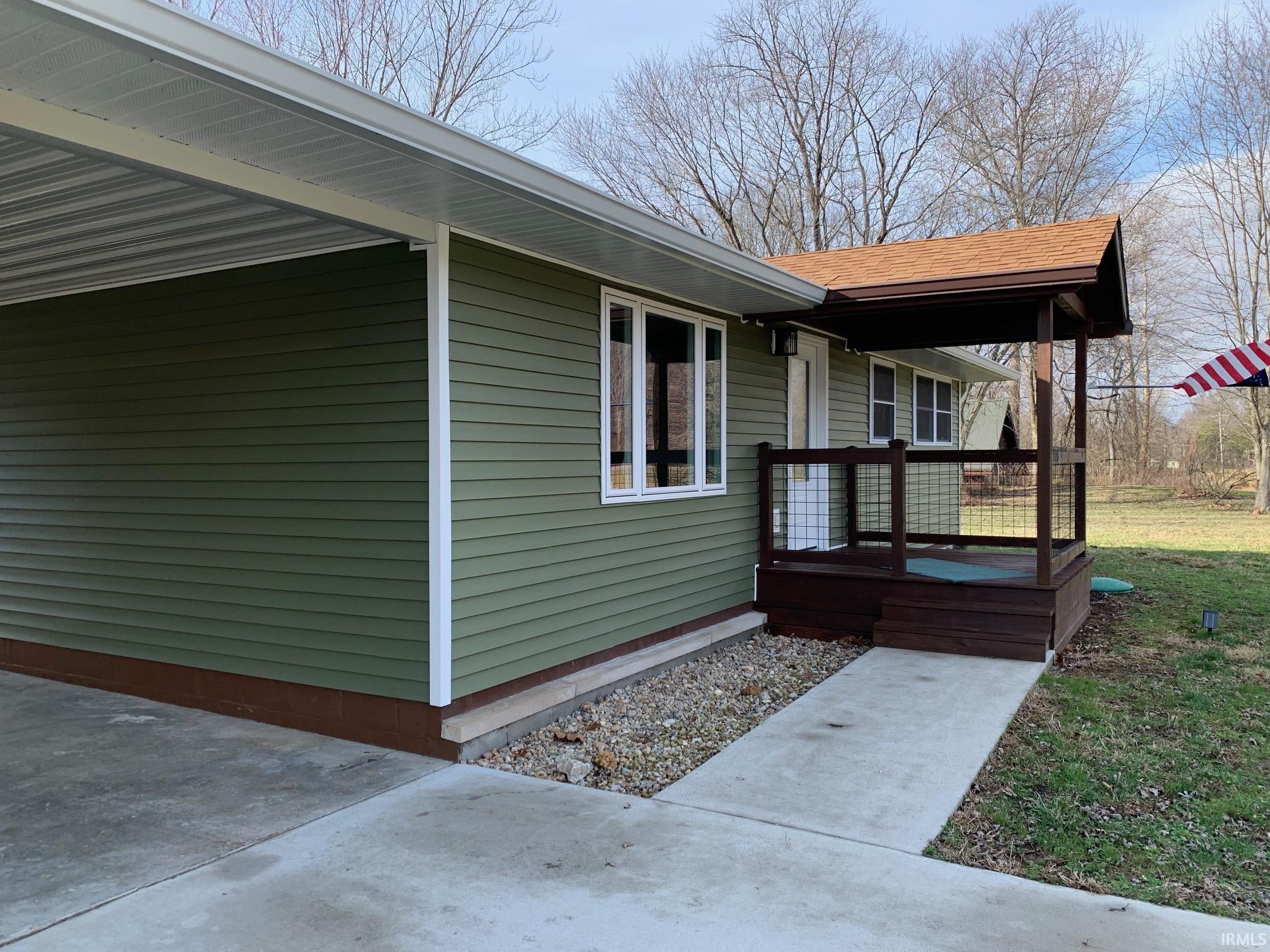 5058 East State Road Bloomfield, IN 47424 - Photo 3 of 35