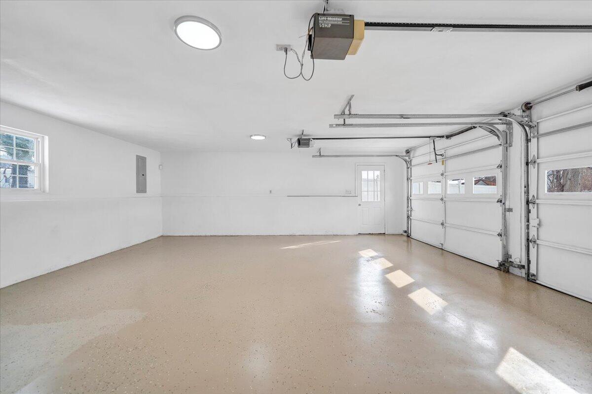 5957 Plantation Road Roanoke, VA 24019 - Photo 25 of 30 035-MIB04180