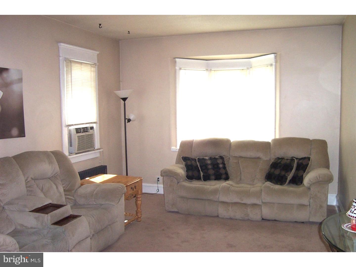 305 Tuckahoe Road Sewell, NJ 08080 - Photo 5 of 18 Living Room