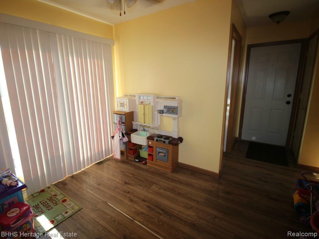 10361 Betterly Road Howell, MI 48855 - Photo 3 of 15
