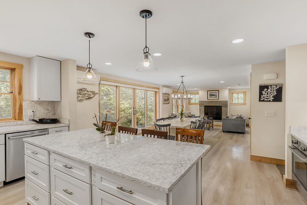 139 Tea Lane Chilmark, MA 02535 - Photo 7 of 34