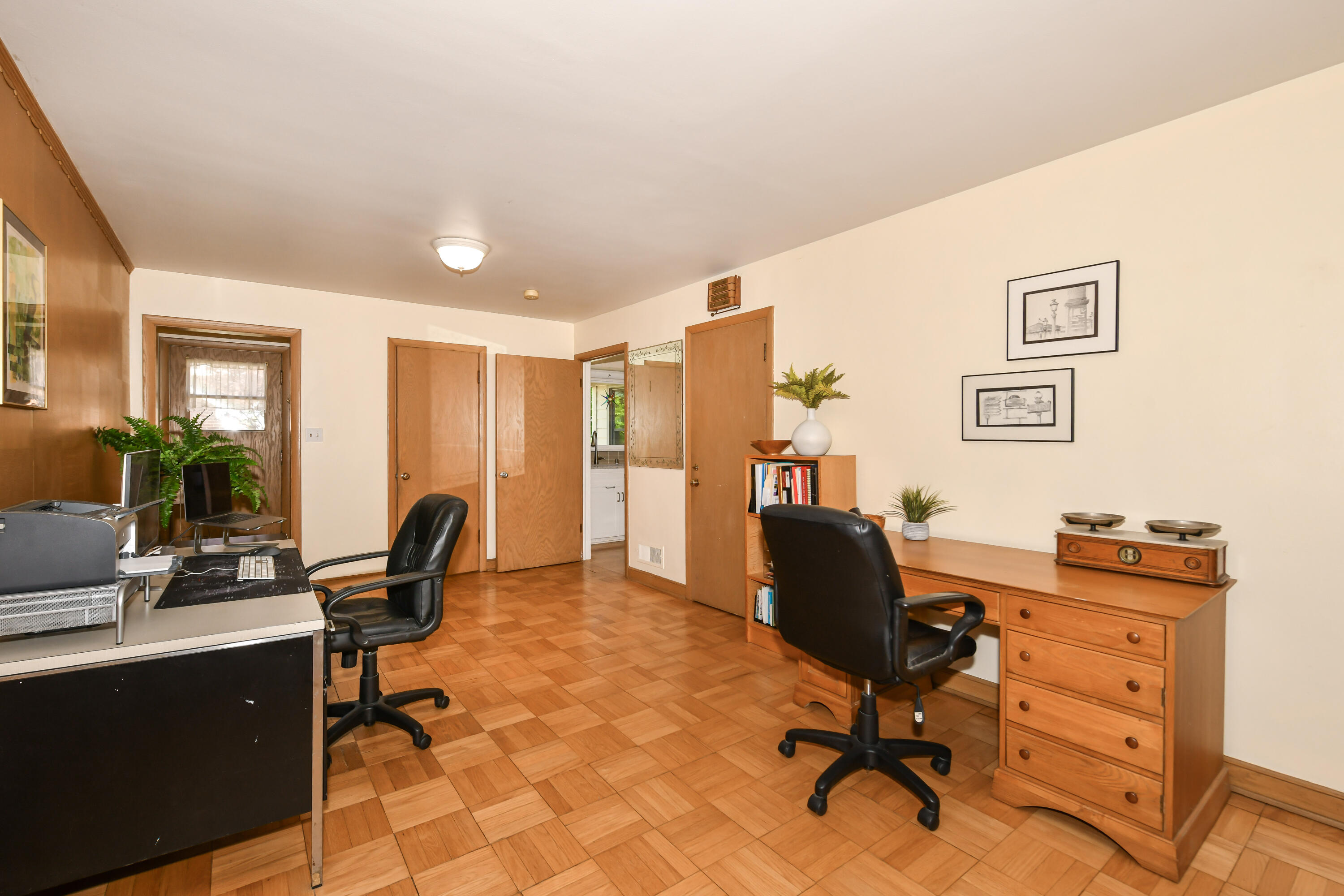 9740 West Center Street Milwaukee, WI 53222 - Photo 14 of 49 Perfect Space for Home Office