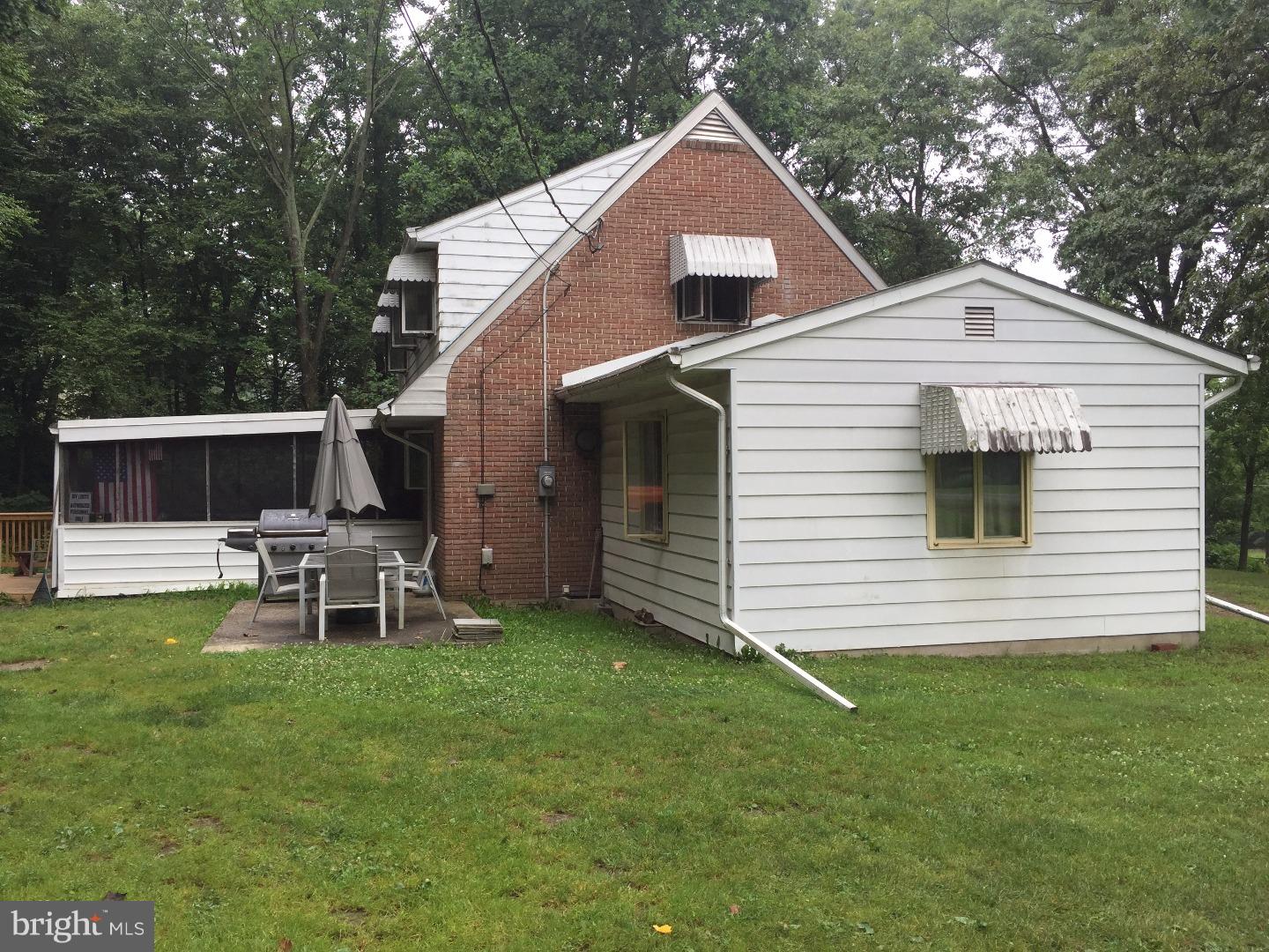 166 Bran Road Reading, PA 19608 - Photo 4 of 16