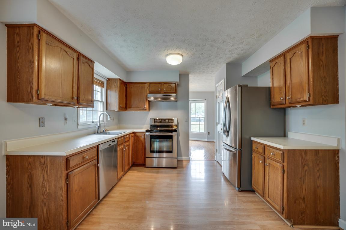 9328 Kings Grant Road Laurel, MD 20723 - Photo 3 of 47 Gallery Image 3