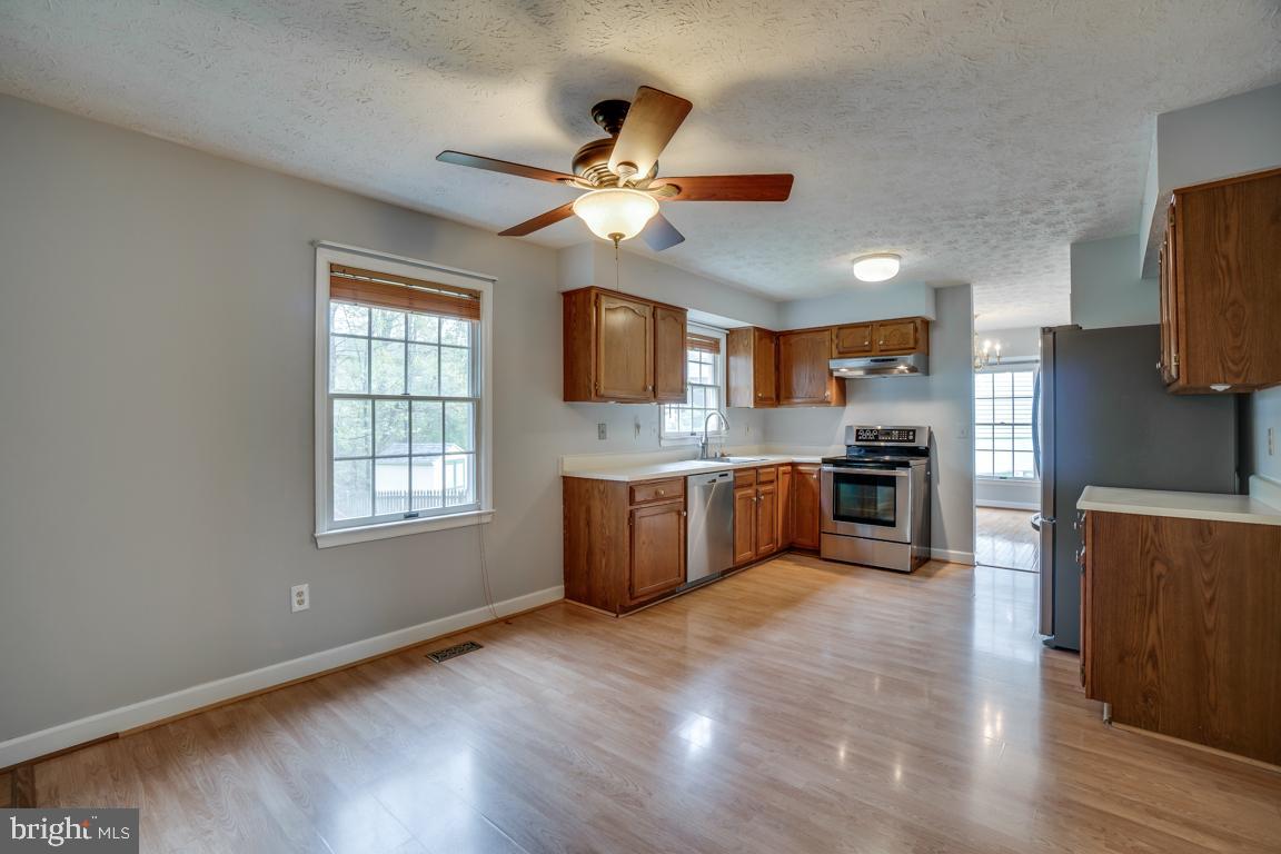 9328 Kings Grant Road Laurel, MD 20723 - Photo 4 of 47 Gallery Image 4