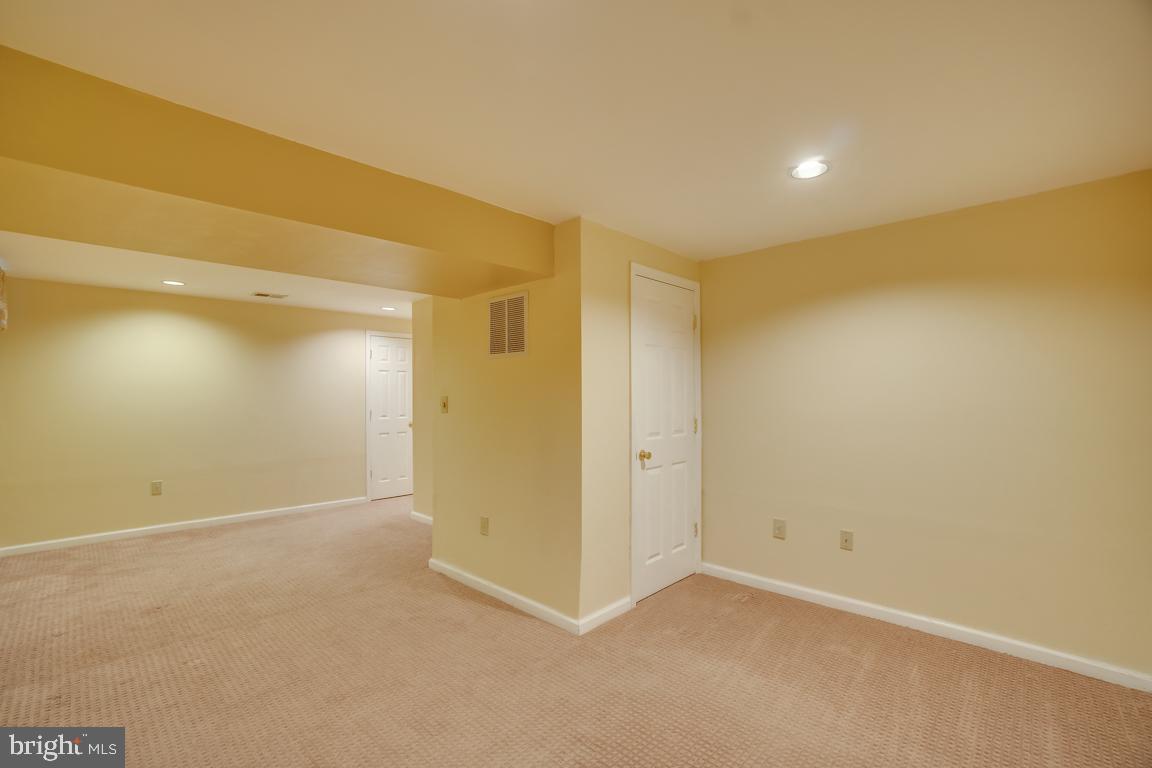 9328 Kings Grant Road Laurel, MD 20723 - Photo 34 of 47 Gallery Image 34