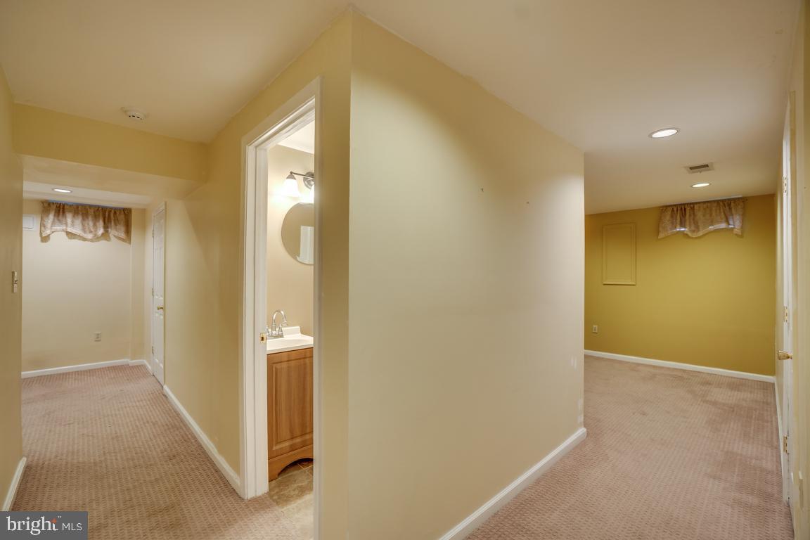 9328 Kings Grant Road Laurel, MD 20723 - Photo 35 of 47 Gallery Image 35