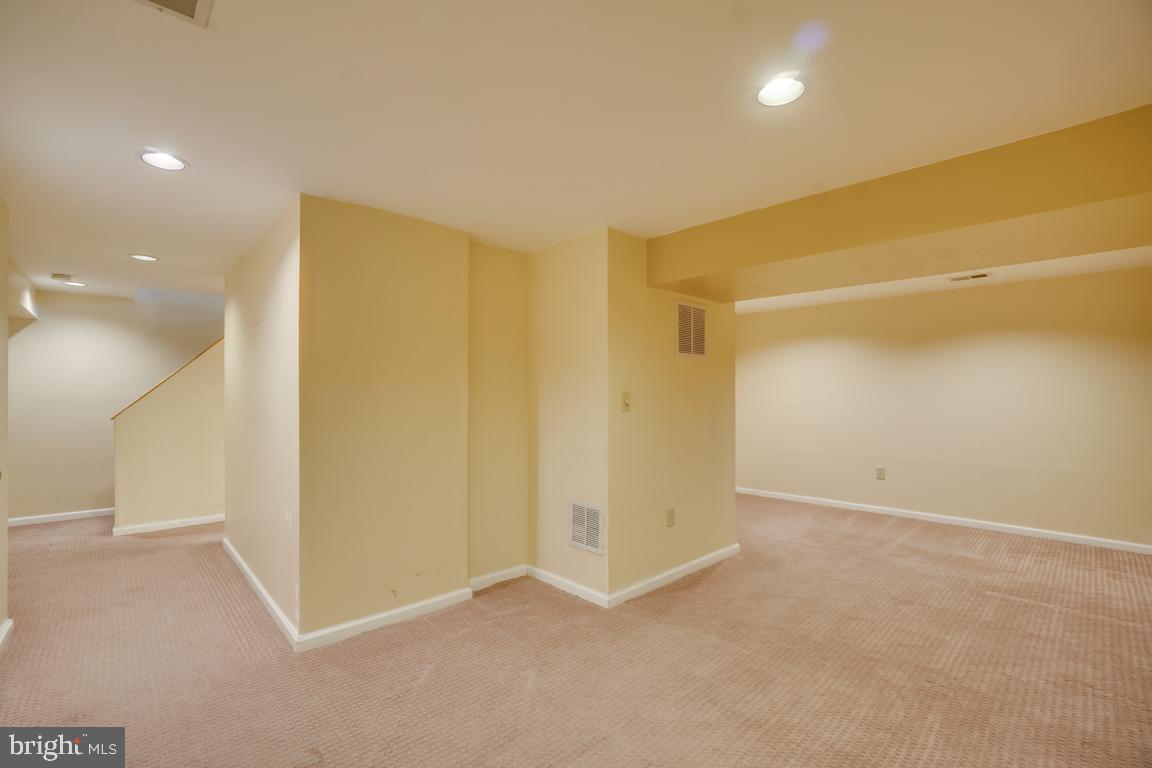 9328 Kings Grant Road Laurel, MD 20723 - Photo 37 of 47 Gallery Image 37