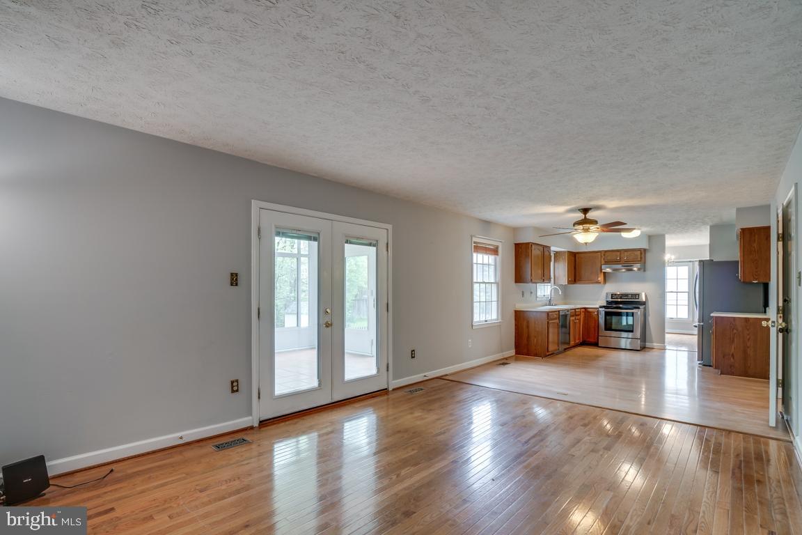 9328 Kings Grant Road Laurel, MD 20723 - Photo 9 of 47 Gallery Image 9