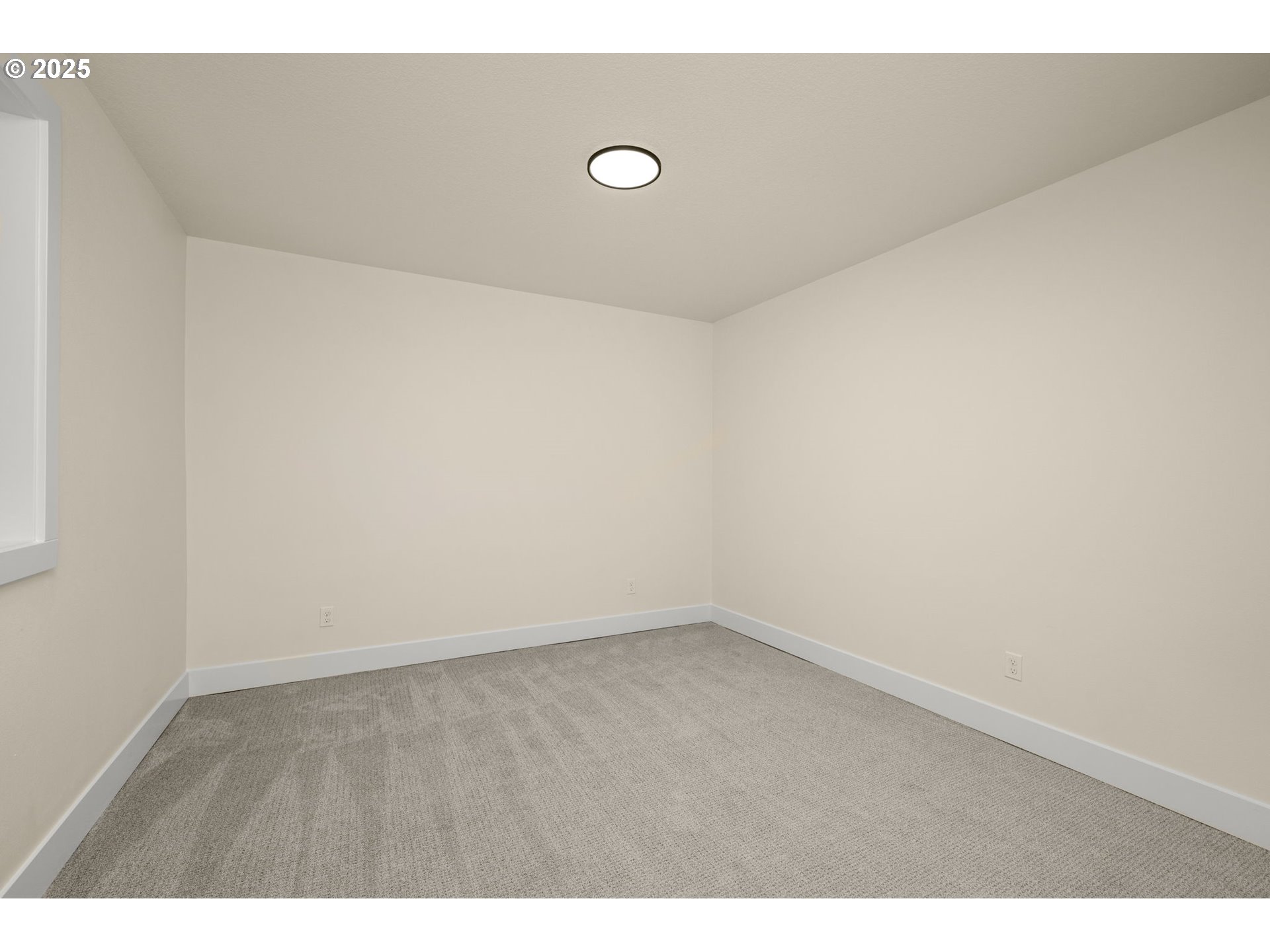 32904 Northwest View Terrace Place Scappoose, OR 97056 - Photo 25 of 34 a view of an empty room