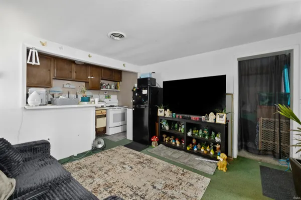 $379,000 | 4865 Highway 30, Columbia City, IN 46725