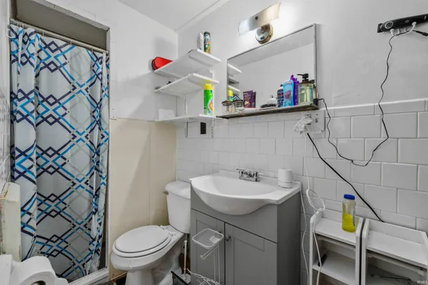 $379,000 | 4865 Highway 30, Columbia City, IN 46725