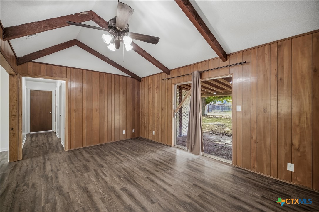302 Brooks Road Victoria, TX 77904 - Photo 12 of 27 Gallery Image 12