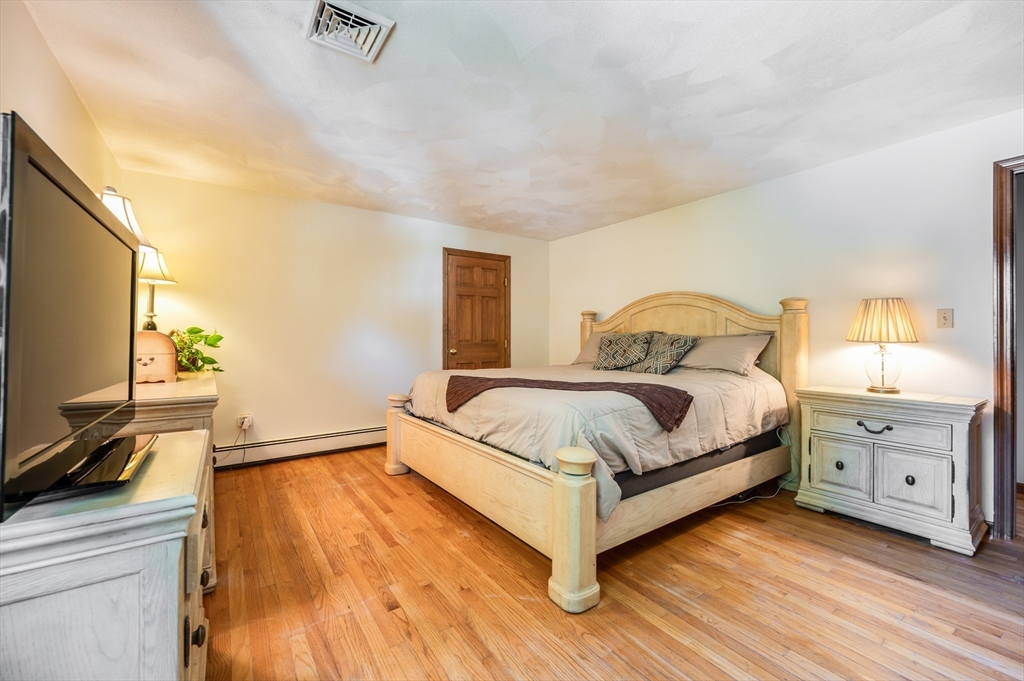 15 Parkview Road Reading, MA 01867 - Photo 12 of 42 Gallery Image 12