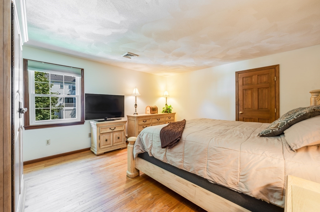 15 Parkview Road Reading, MA 01867 - Photo 13 of 42 Gallery Image 13