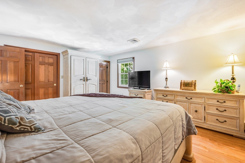 15 Parkview Road Reading, MA 01867 - Photo 14 of 42 Gallery Image 14