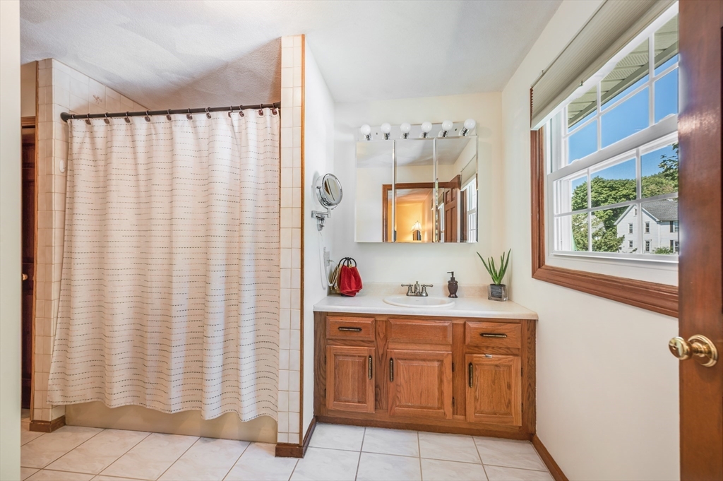 15 Parkview Road Reading, MA 01867 - Photo 17 of 42 Gallery Image 17