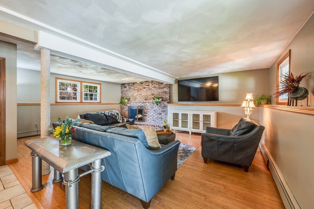 15 Parkview Road Reading, MA 01867 - Photo 19 of 42 Gallery Image 19